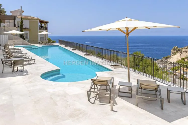 Fantastic Apartment with Sea Views in Port Andratx Mallorca for Sale — photo 2