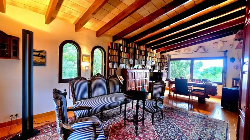 Chalet with ocean views and a 1,600-square-meter lot — photo 1