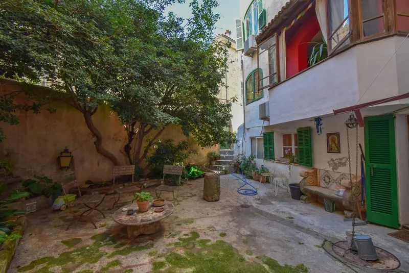 Centrally located town house with patio and terrace in Sóller — photo 1
