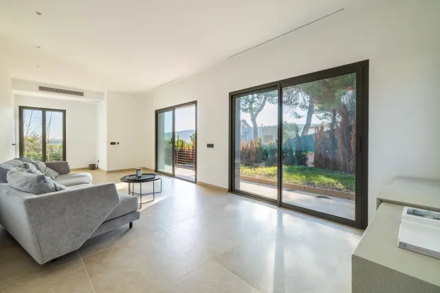 Brand new villa with garden and swimming pool for sale in Port Adriano, Mallorca — photo 3