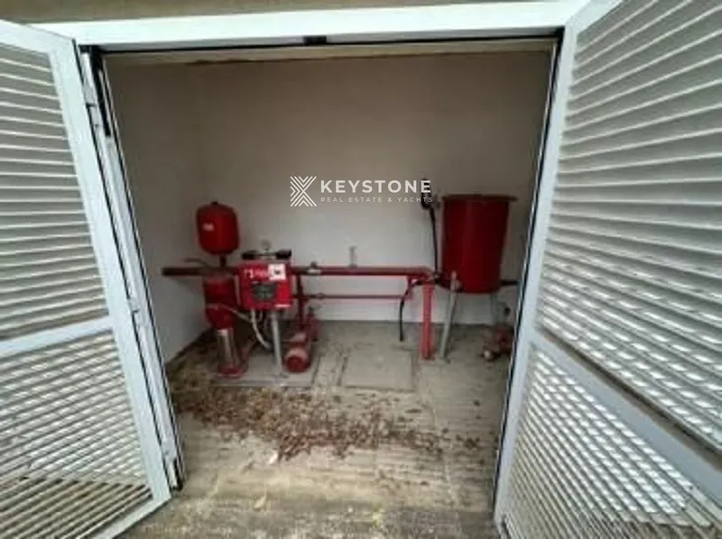 Industrial Warehouse — photo 5