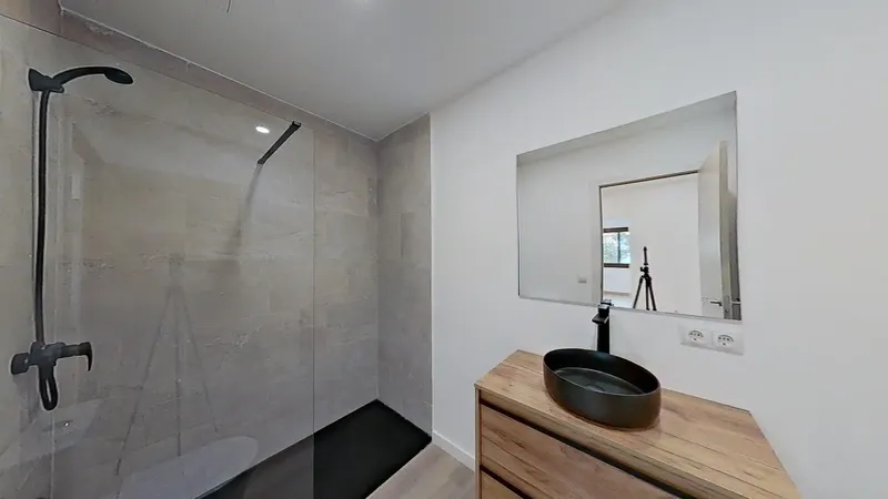Discover this bright, fully renovated home in a quiet residential area of Magaluf, away from the noise and nightlife — photo 12