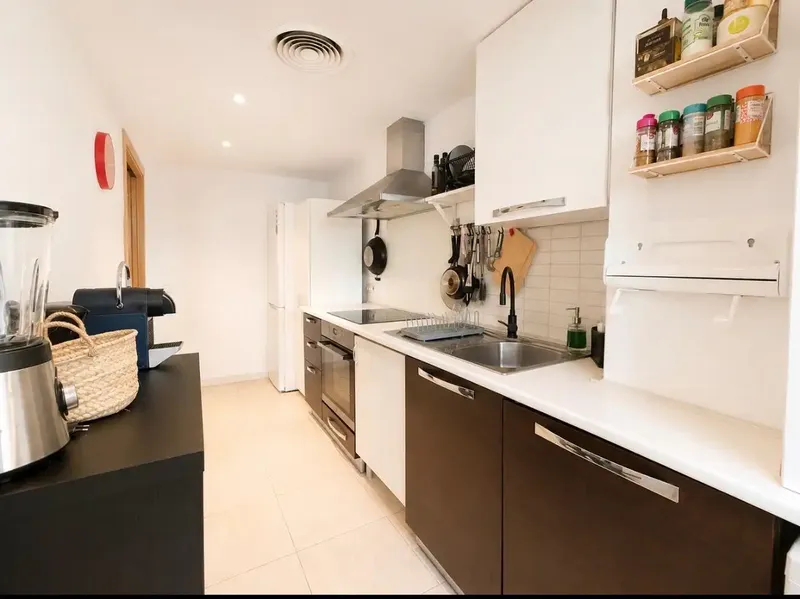 Oria Home presents this bright and cozy ground floor from 2008, with approximately 81 m2 built, located in a quiet area — photo 3
