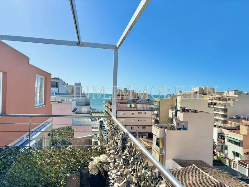 80m² Penthouse with 3 rooms, terrace & sea view for sale — photo 1