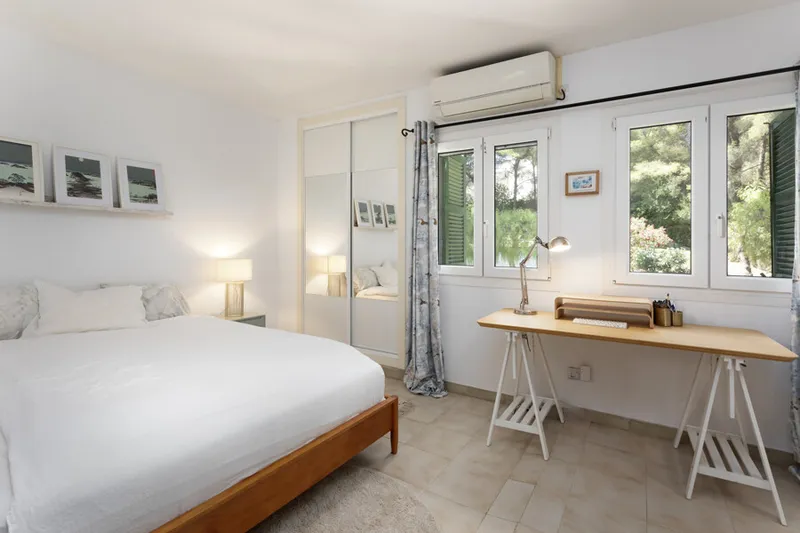 Elegant Four-Bedroom Semi-Detached Home with Terraces, Garden & Garage in Tranquil Cala Nova — photo 6