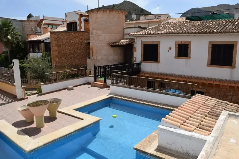 Spacious chalet with private pool and garden, set on 500 m² of land, in Colònia de Sant Pere. It has approx. 260 m² distri — photo 1