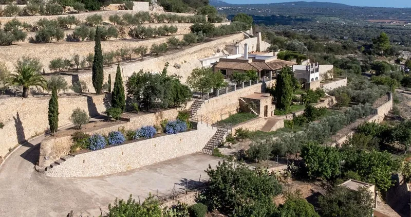 Exclusive rustic estate (Palma) with plot of more than 32,000 m², jacuzzi, endless views of the entire island, excellent qualities — photo 10