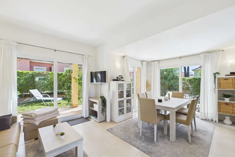Welcome to your new home in Mallorca! This ground floor flat, in exceptional condition, is located in the popular — photo 6