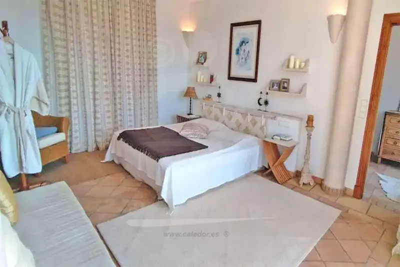 Excellent rustic finca built in 1999 a few meters from the town called 'Es Carritxo', a preferred place for many European investors — photo 11