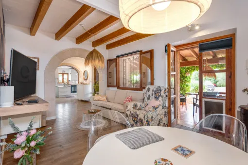 Llucmajor, beautifully landscaped and well-kept natural stone finca with pool, photovoltaics, air conditioning and underfloor heating near Llucmajor — photo 7