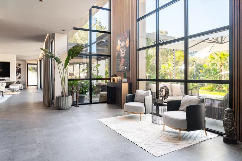 Exceptional designer villa in a quiet residential area near the coast — photo 7