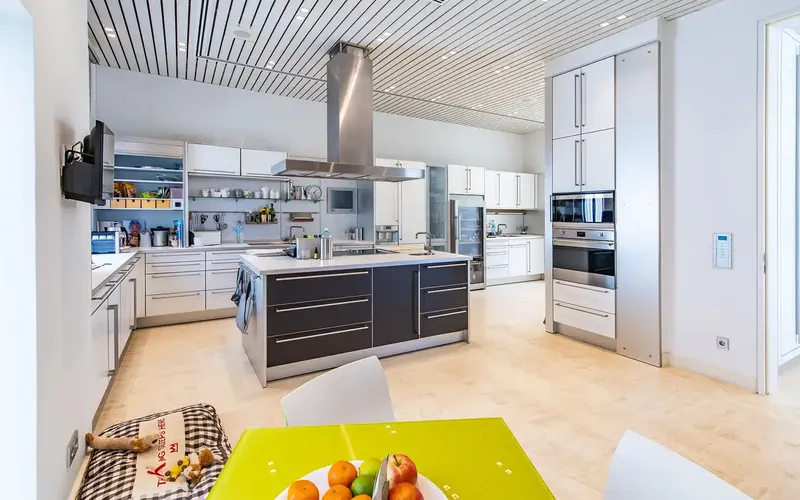 Exclusive villa in Son Vida, with south and southeast orientation, is situated on a plot of approx. 2,346 m2 in a perfect elevated position — photo 7