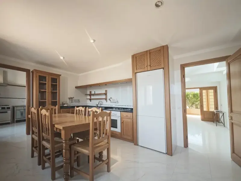 Independent chalet in one of the most exclusive residential areas of Cala Bona. Located on a quiet and well-connected street, this — photo 11