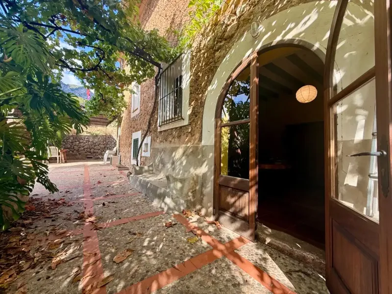 Traditional Majorcan house with garden and garage in Sóller — photo 4