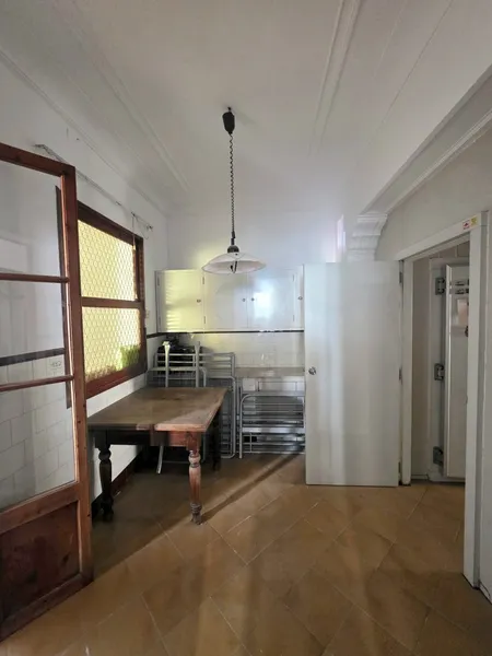 Ground floor in Arxiduc — photo 2