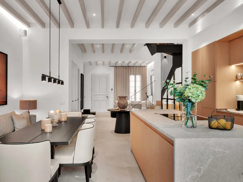 Restored townhouse with patio and roof terrace in Santa Catalina — photo 11