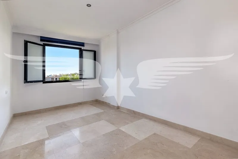 Ciudad Jardin I ground floor apartment in first sea line — photo 12
