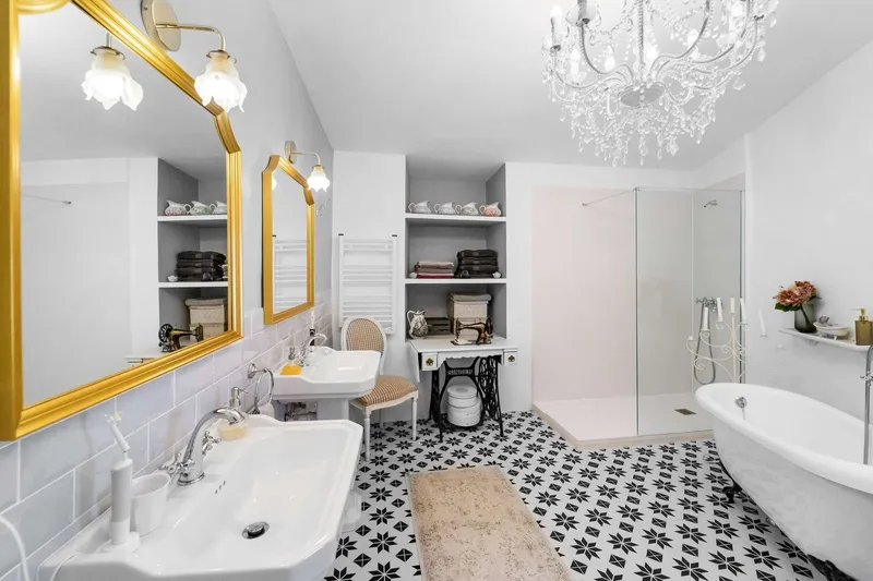 Renovated townhouse of 150m² with 3 bedrooms, garage & patio for sale — photo 9