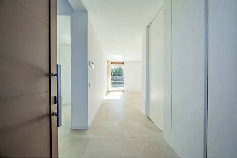 Villa with unobstructed distant views and perfect energy balance — photo 8