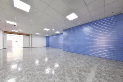 Commercial space in Cala d'Or, 100 sqm, prime location — photo 1