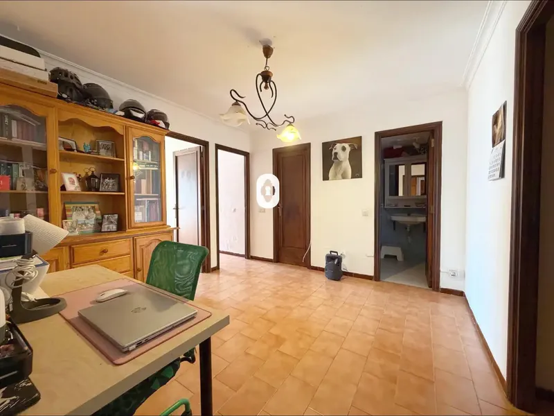 Spacious first floor with elevator and parking space for sale in a quiet community of only three floors — photo 5