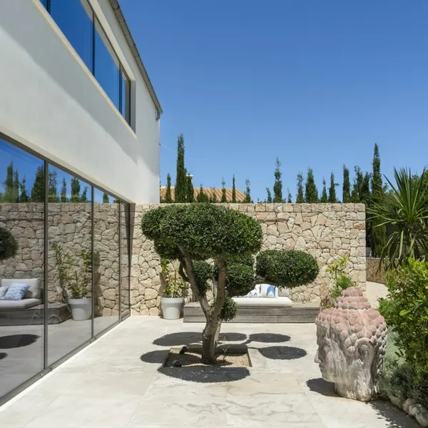 Stylish coastal villa with sea views for sale in Bonaire, North Mallorca — photo 11
