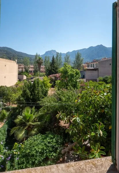 Stately home with a large garden and private parking near the centre of Sóller — photo 5