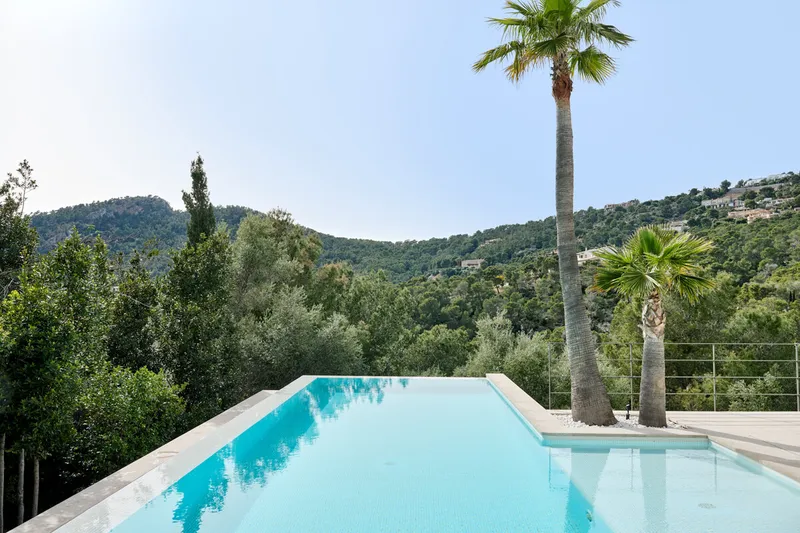 Exclusive villa in Montport with dream views - Marcel Remus Real Estate — photo 2