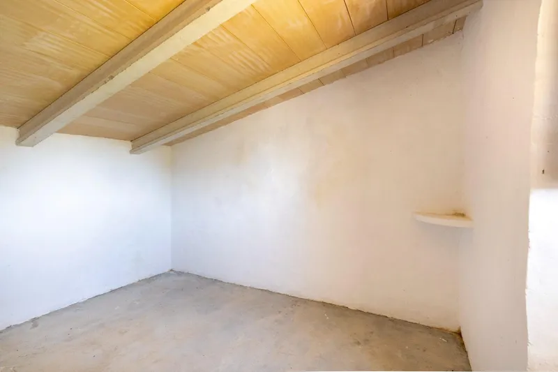 Rustic estate of 15,500 m² with centenary house and great potential — photo 11