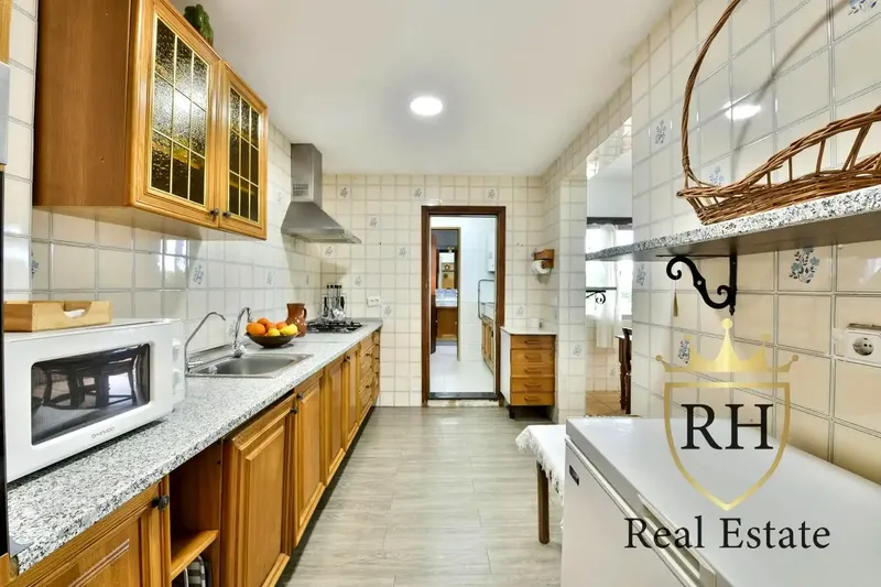 Discover this charming rustic house located in the Establiments area, an exclusive property that combines traditional character with all — photo 3