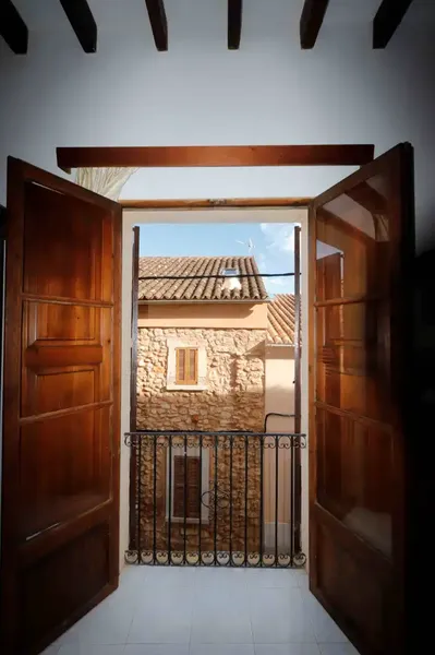 Townhouse for sale in Binissalem, total built 395 m², plot 216 m², ground floor and two floors, running water. Ground floor: 175 m² garage — photo 1