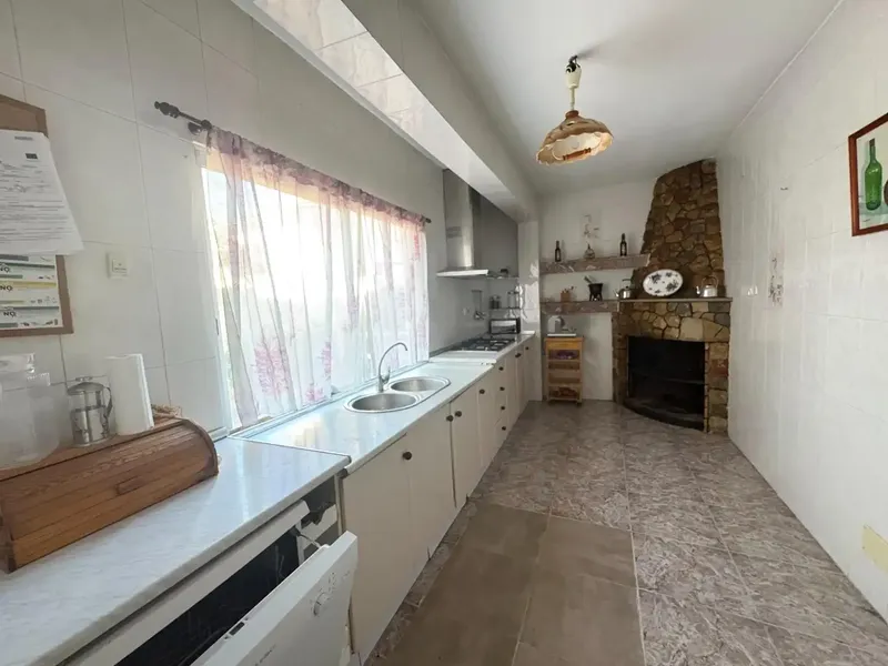 Magnificent village house in Lloseta with a built area of 246 m2 distributed over two floors and multiple possibilities of use — photo 4