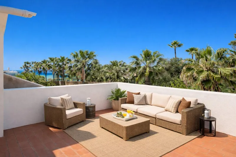 Terraced house with 4 rooms, terraces and sea views for sale — photo 1