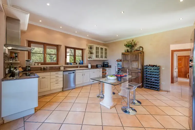 This wonderful luxury house occupies a plot of about 17,535 m2 and is offered for sale in one of the most prominent areas of northern Mallorca — photo 10