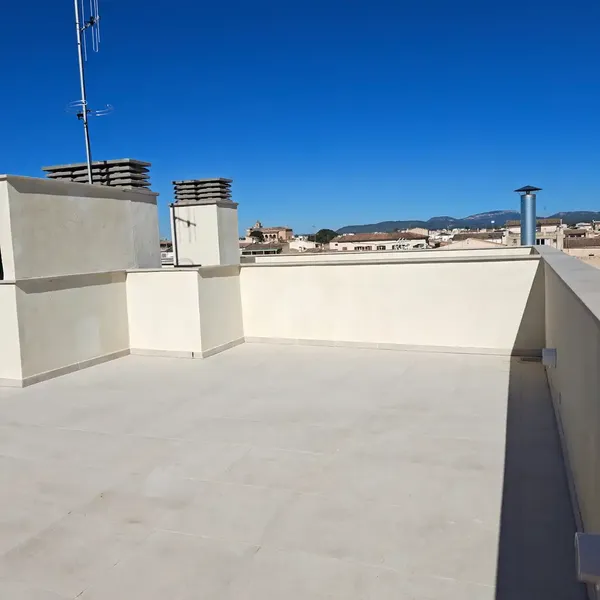 Penthouse for sale with 3 bedrooms with wardrobes and 2 bathrooms with furnished kitchen with hob, hood, dishwasher, fridge-freezer, laundry room — photo 3