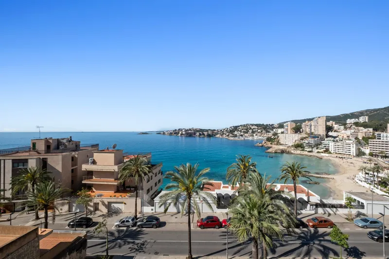 Impressive apartment with sea views and stunning sunsets in Cala Mayor — photo 2