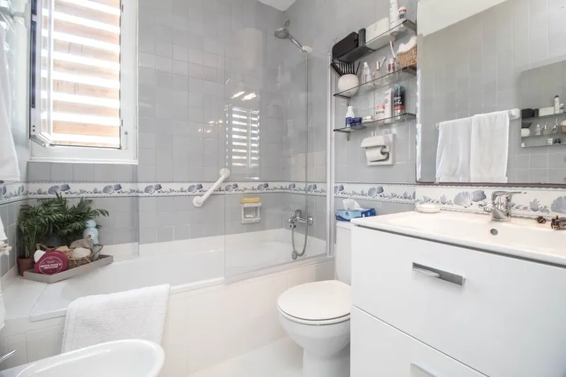 Nice first line apartment in Illetas — photo 12