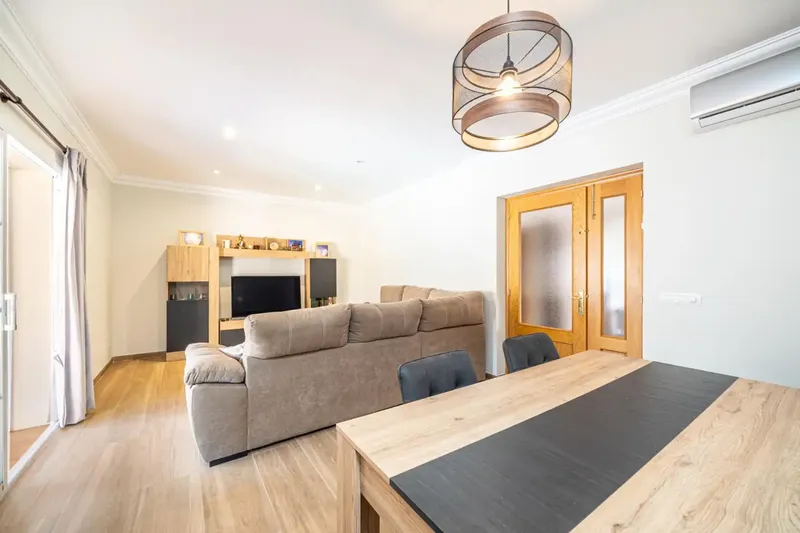 Magnificent semi-detached house in the quiet and sought-after area of Badia Gran (Llucmajor), ideal for families looking for space, comfort and quality of life near the sea — photo 3