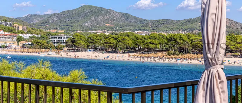 Exclusive penthouse in Santa Ponsa directly on the beach with panoramic views and direct access to the ocean — photo 12