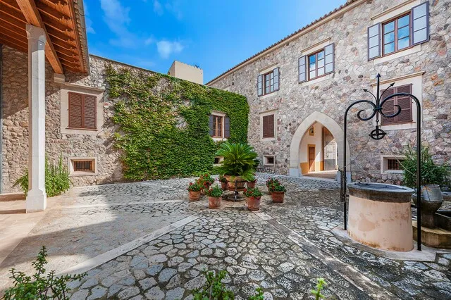 Magnificent country estate for sale on a huge plot in Puigpunyent, Mallorca — photo 8