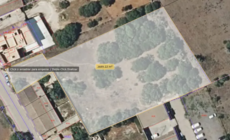 Plot of approximately 290m2 +3,386 m2 in Campos — photo 1