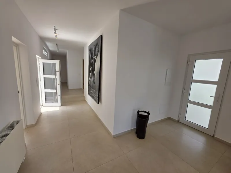Villa with sea views and guest apartment in Palmanova — photo 9