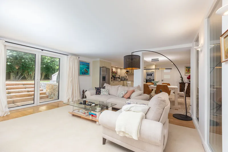 Exclusive villa with the highest living comfort and Mediterranean flair — photo 8