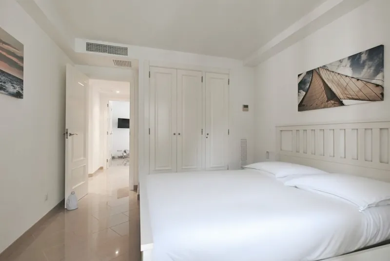 Apartment in Santa Ponsa - Pool area with sun loungers — photo 6
