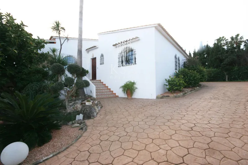 House — photo 8