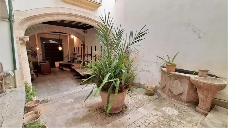Antique manor house with garden and garage in the heart of Sóller — photo 8