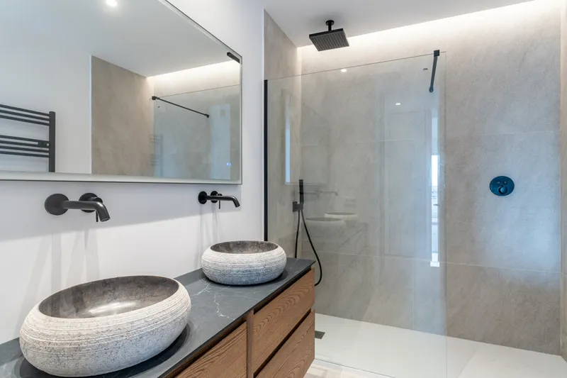Luxury Ground-Floor Apartment with Stunning Terrace & High-End Finishes — photo 4
