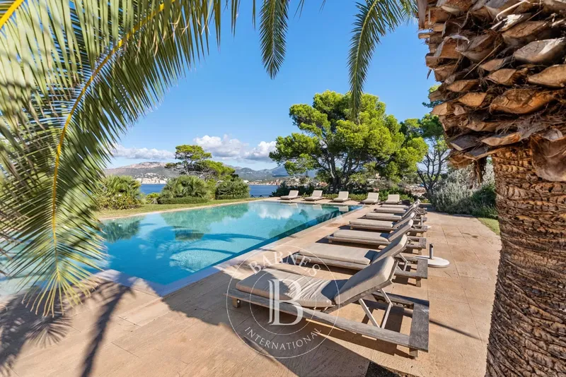 Contemporary Luxury Villa in Santa Ponsa with Historic Charm — photo 1