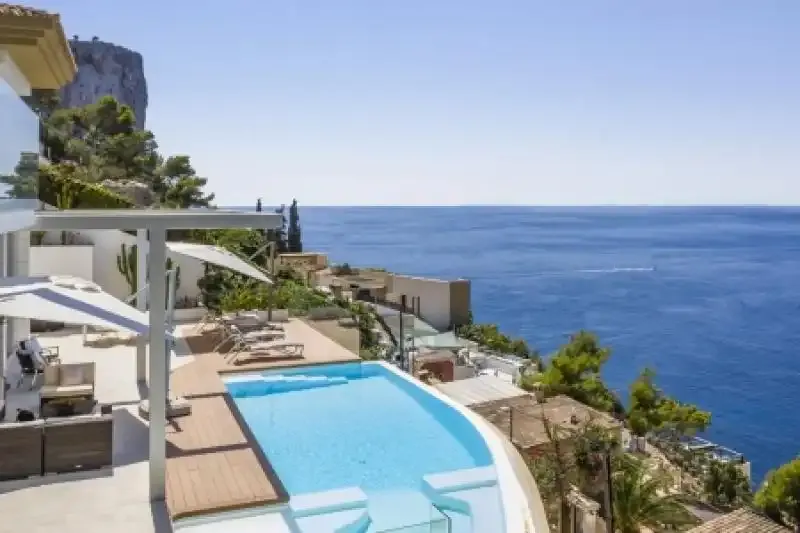 Impresionante villa con vistas al mar en Puerto Andratx Villa de 4/5 dormitorios y 6 ba&ntilde;os con espectaculares vistas al mar y puestas — photo 2
