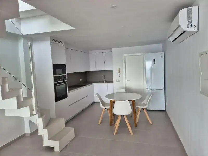 Duplex en primera línea de mar junto al faro de Cala Galiota. Dos terrazas. Precio para los meses de octubre a abril. — photo 1